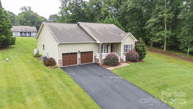 8423 Coachman Lane, Rural Hall, NC 27045