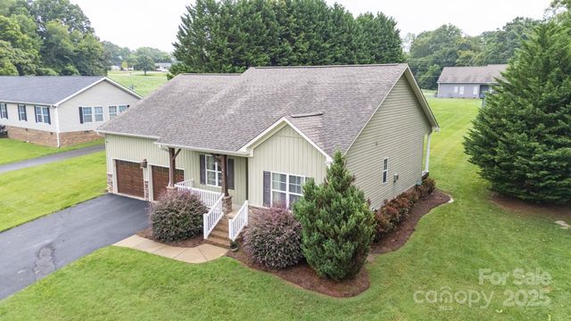 8423 Coachman Lane, Rural Hall, NC 27045