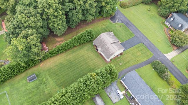 8423 Coachman Lane, Rural Hall, NC 27045