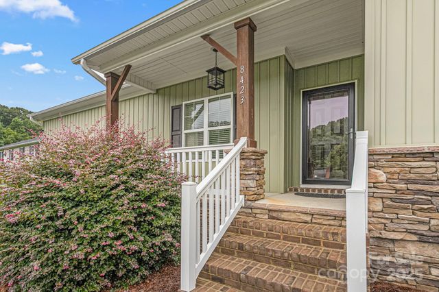 8423 Coachman Lane, Rural Hall, NC 27045