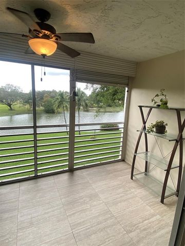 3499 Oaks Way 304, Pompano Beach, FL 33069