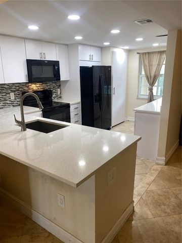 3499 Oaks Way 304, Pompano Beach, FL 33069