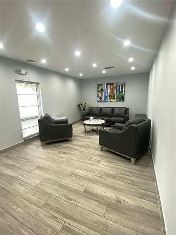 3499 Oaks Way 304, Pompano Beach, FL 33069