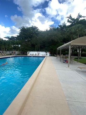 3499 Oaks Way 304, Pompano Beach, FL 33069