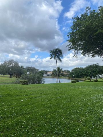 3499 Oaks Way 304, Pompano Beach, FL 33069