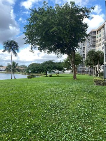 3499 Oaks Way 304, Pompano Beach, FL 33069