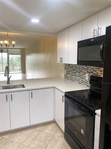 3499 Oaks Way 304, Pompano Beach, FL 33069