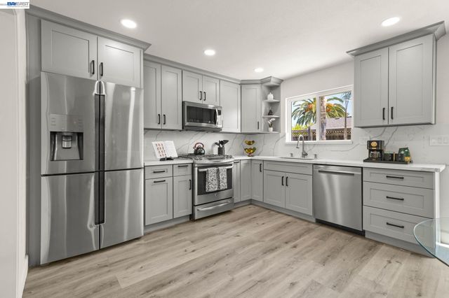 6242 Montcalm Ave, Newark, CA 94560