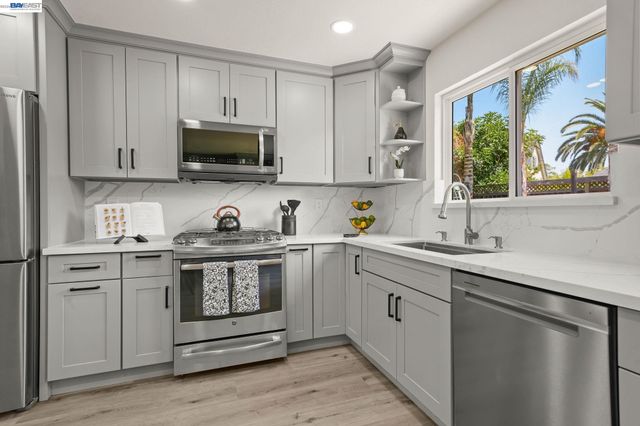 6242 Montcalm Ave, Newark, CA 94560