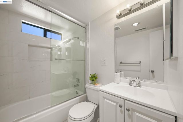 6242 Montcalm Ave, Newark, CA 94560
