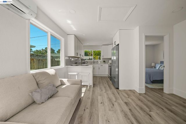 6242 Montcalm Ave, Newark, CA 94560