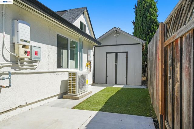 6242 Montcalm Ave, Newark, CA 94560