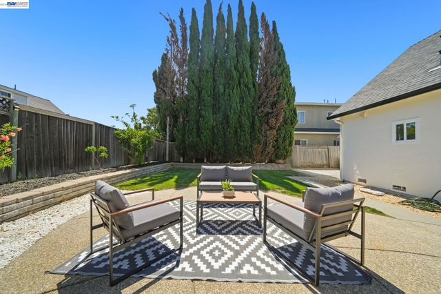 6242 Montcalm Ave, Newark, CA 94560