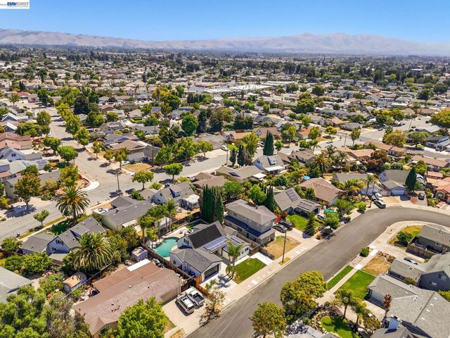 6242 Montcalm Ave, Newark, CA 94560