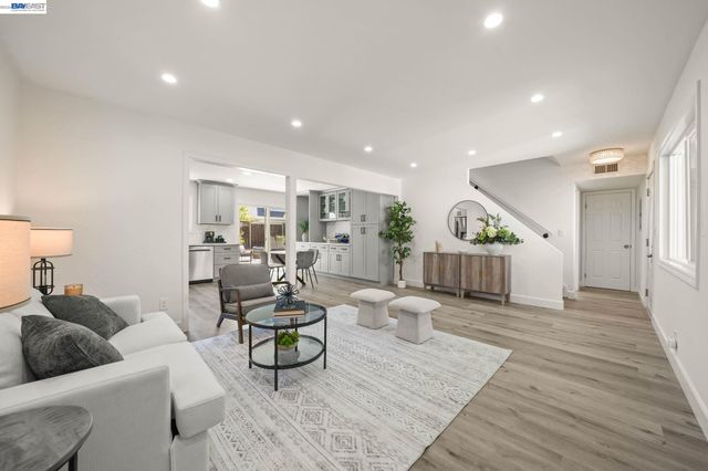 6242 Montcalm Ave, Newark, CA 94560
