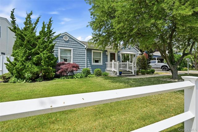 4 Bacon Lane, Babylon, NY 11702