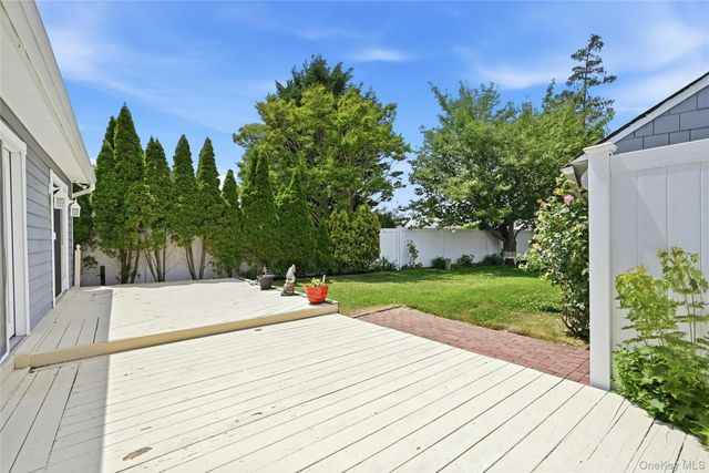 4 Bacon Lane, Babylon, NY 11702