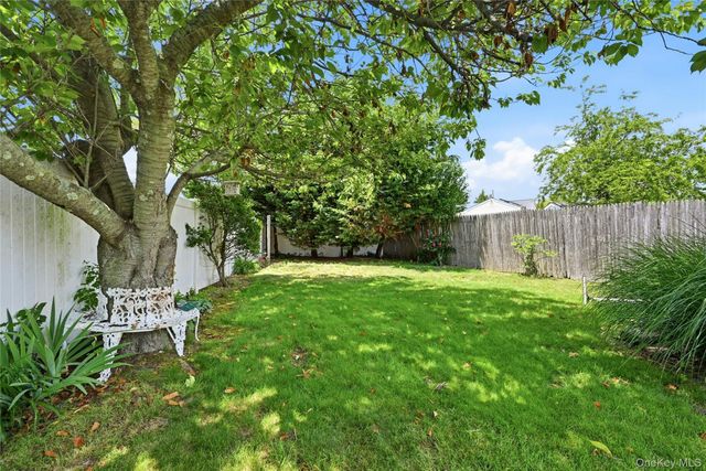 4 Bacon Lane, Babylon, NY 11702