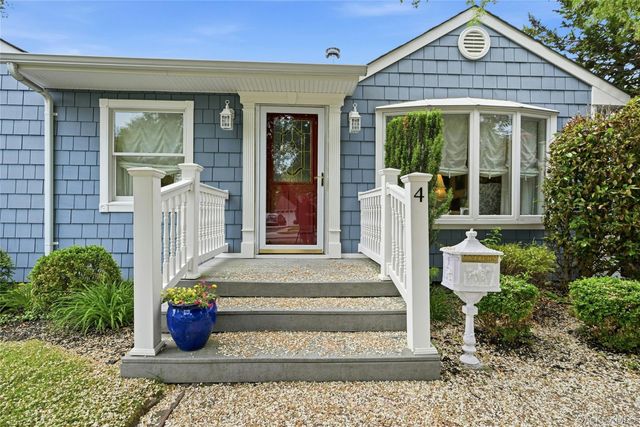 4 Bacon Lane, Babylon, NY 11702
