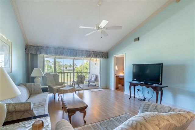 725 Saratoga CIR # A204, Naples, FL 34104