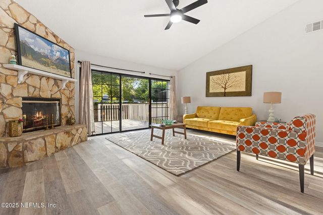 8057 KILWINNING Lane, Jacksonville, FL 32244
