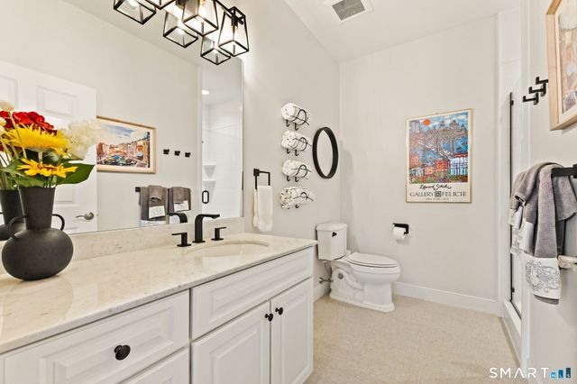 77 Havemeyer Lane 301, Stamford, CT 06902