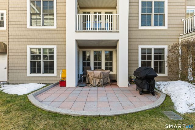 77 Havemeyer Lane 301, Stamford, CT 06902