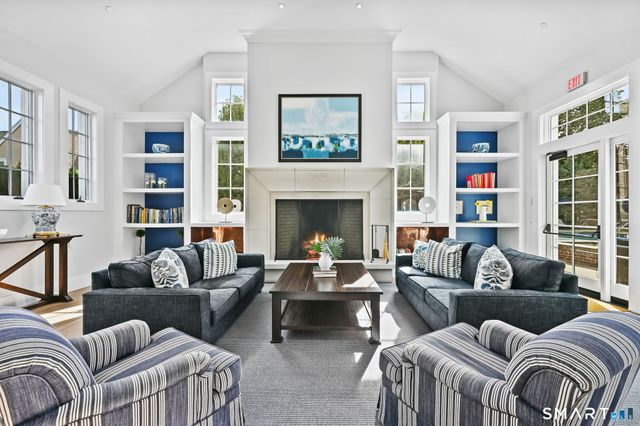 77 Havemeyer Lane 301, Stamford, CT 06902