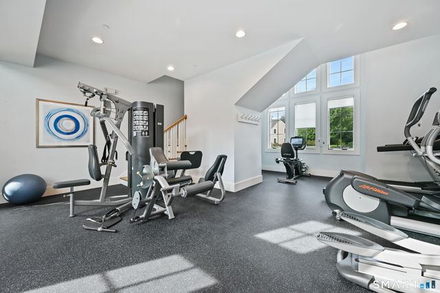 77 Havemeyer Lane 301, Stamford, CT 06902