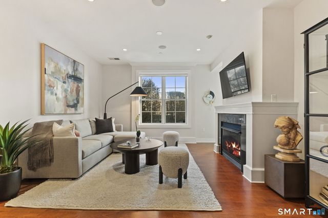 77 Havemeyer Lane 301, Stamford, CT 06902