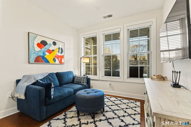 77 Havemeyer Lane 301, Stamford, CT 06902