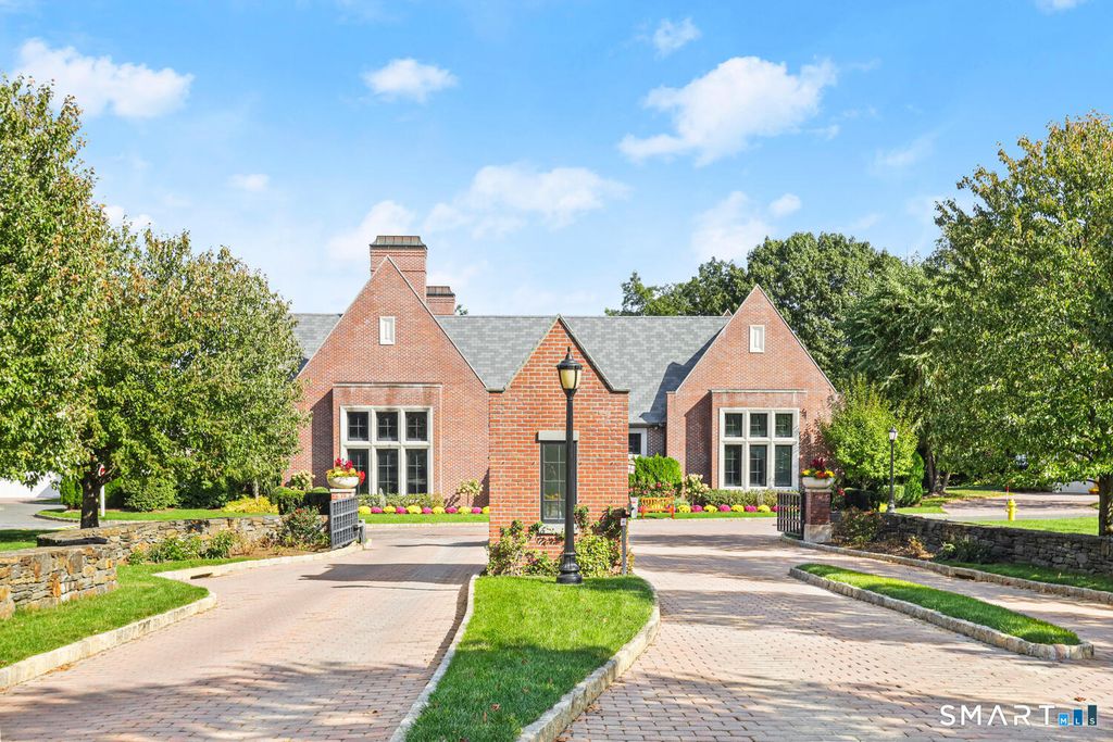 77 Havemeyer Lane 301, Stamford, CT 06902