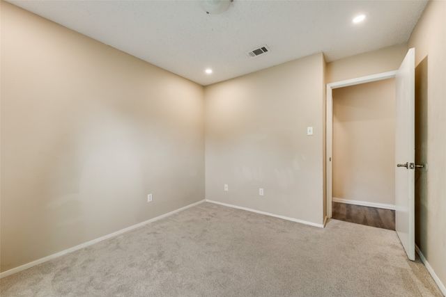 512 W Oakdale Road, Irving, TX 75060