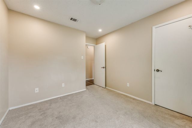 512 W Oakdale Road, Irving, TX 75060