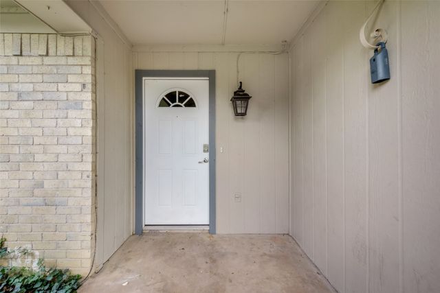 512 W Oakdale Road, Irving, TX 75060