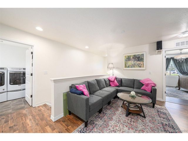 865 Widgeon Cir, Longmont, CO 80503