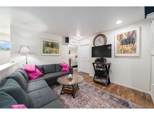 865 Widgeon Cir, Longmont, CO 80503