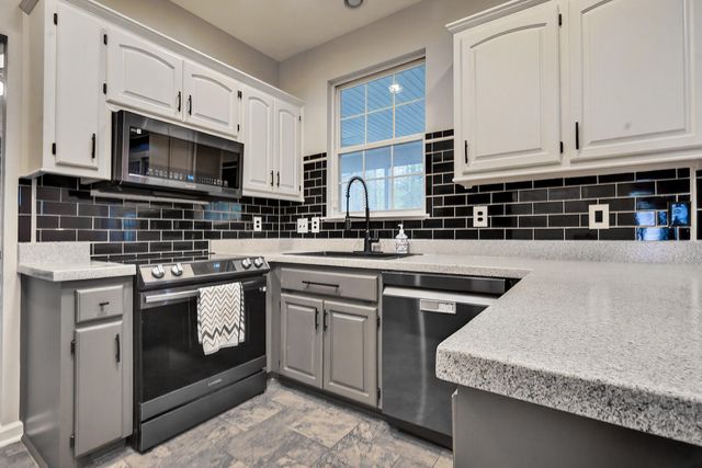 334 Camelot Drive, Goose Creek, SC 29445
