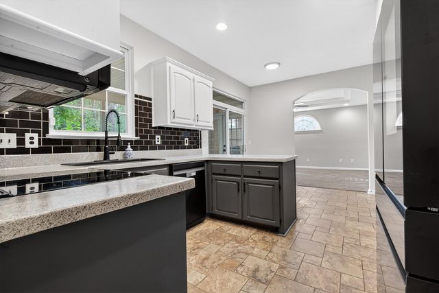 334 Camelot Drive, Goose Creek, SC 29445