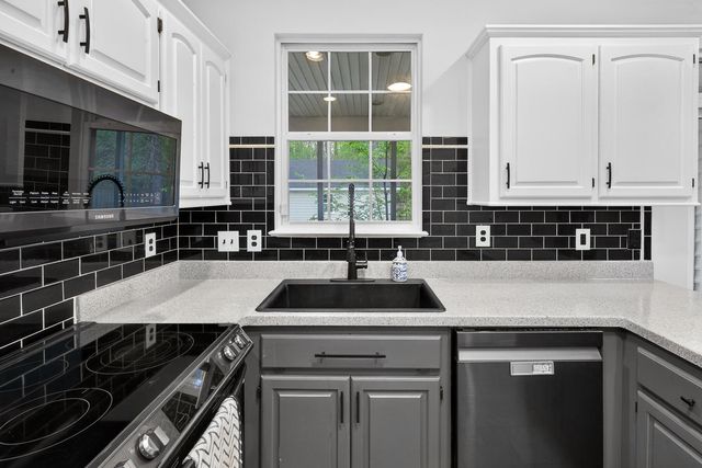 334 Camelot Drive, Goose Creek, SC 29445