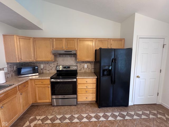 12233 Driftstone Drive, Fishers, IN 46037