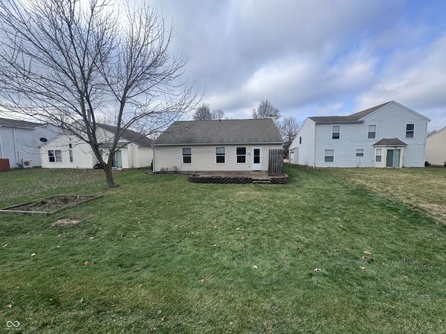 12233 Driftstone Drive, Fishers, IN 46037