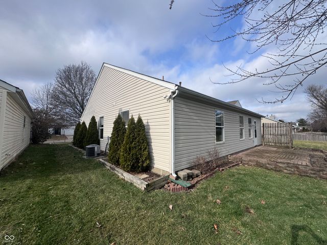 12233 Driftstone Drive, Fishers, IN 46037