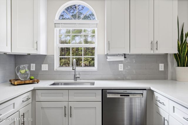 8644 HAMPSHIRE GLEN Drive S, Jacksonville, FL 32256