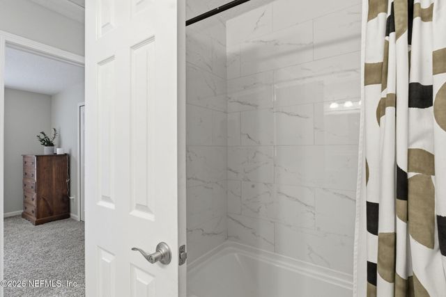 8644 HAMPSHIRE GLEN Drive S, Jacksonville, FL 32256