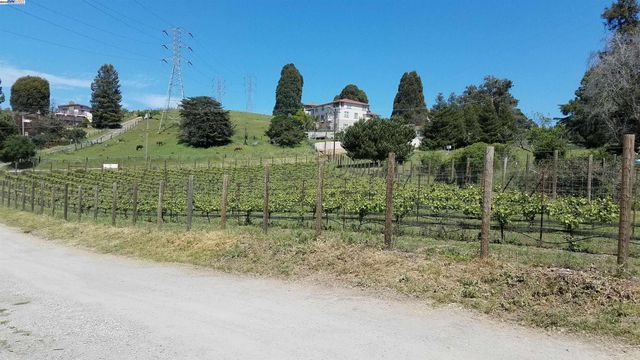 0 Fairview Dr., Hayward, CA 94542