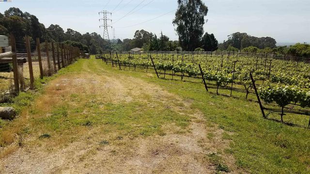 0 Fairview Dr., Hayward, CA 94542