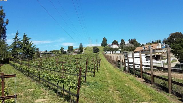 0 Fairview Dr., Hayward, CA 94542