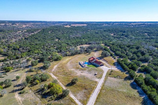 8256 S Us Highway 183, Briggs, TX 78608