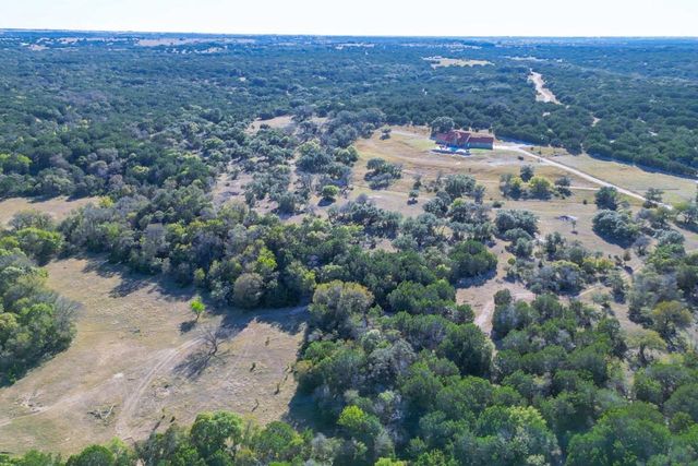 8256 S Us Highway 183, Briggs, TX 78608